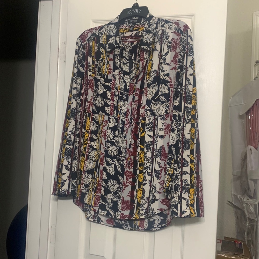 Printed Jones of New York long sleeve blouse